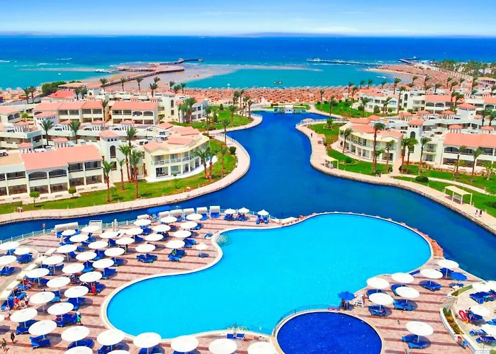 Pickalbatros Dana Beach Resort - Aqua Park