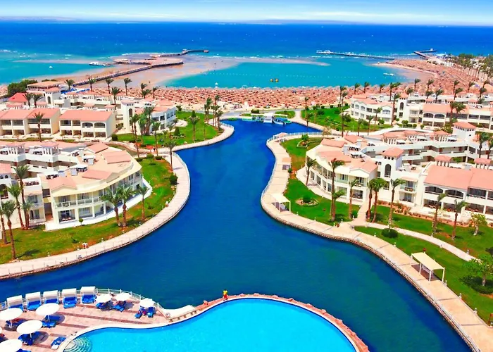 Pickalbatros Dana Beach Resort - Aqua Park